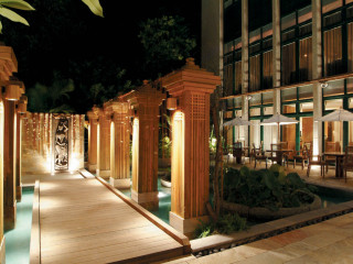 ����|�] �E�B�ʷŬu�] PACIFIC WELLNESS SPA & CLUB SINCE 2002
